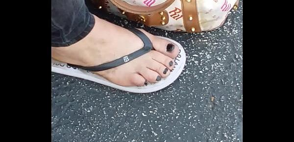  dirty white feet